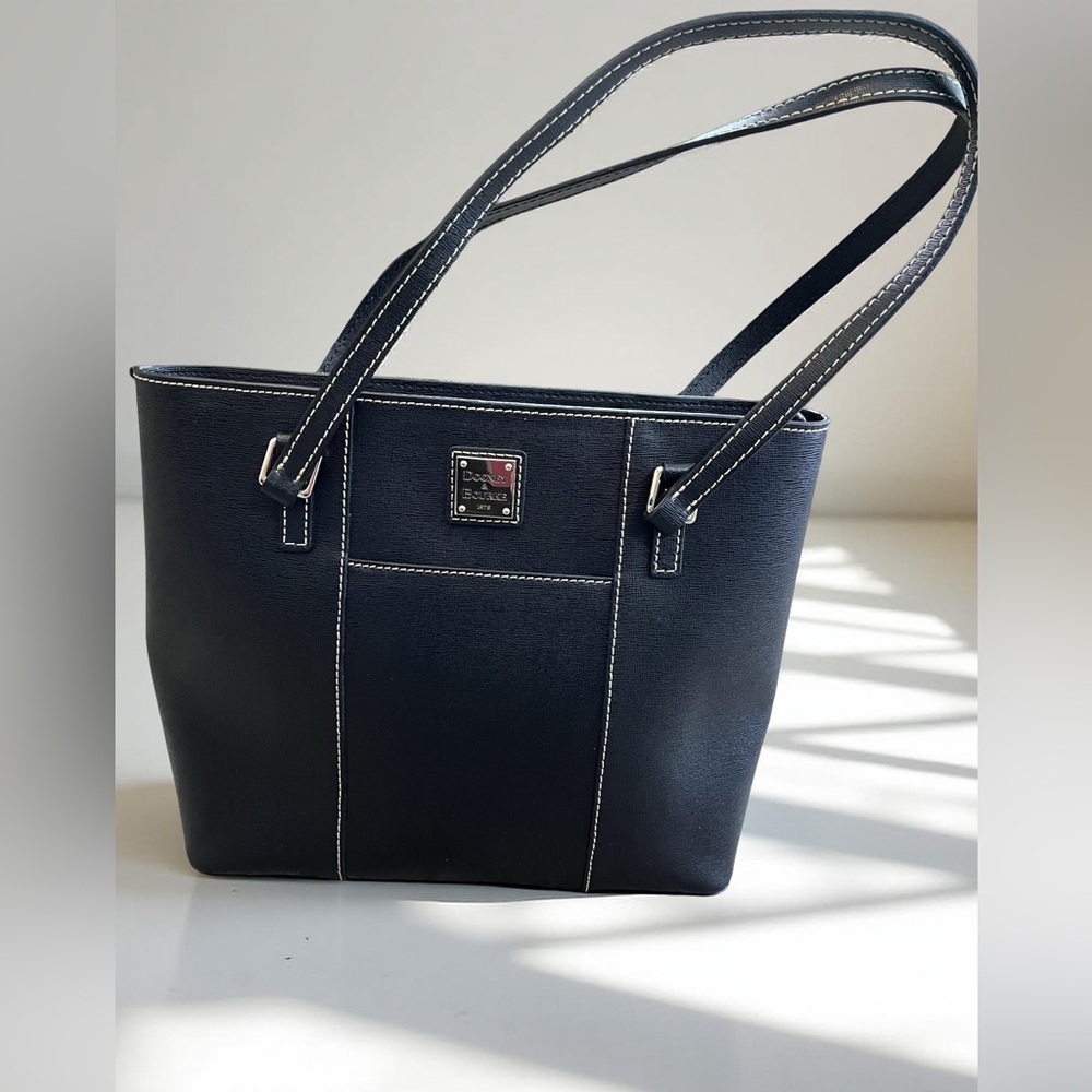 LIKE NEW! Saffiano Lexington Dooney and Bourke